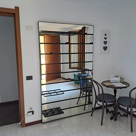 Golden Apartment Como